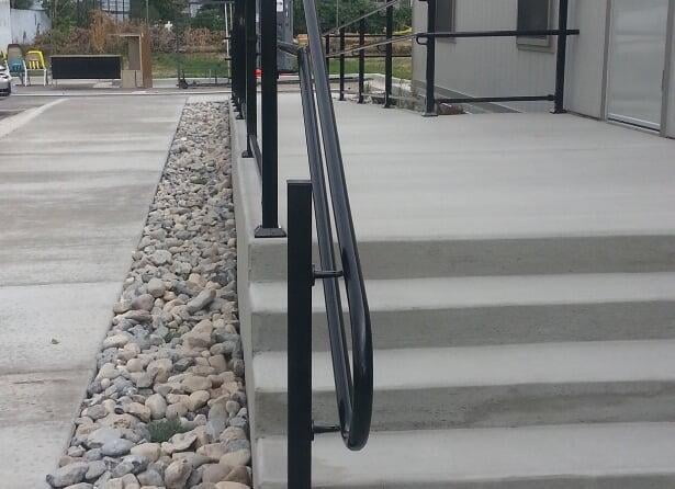 Round ADA handrail